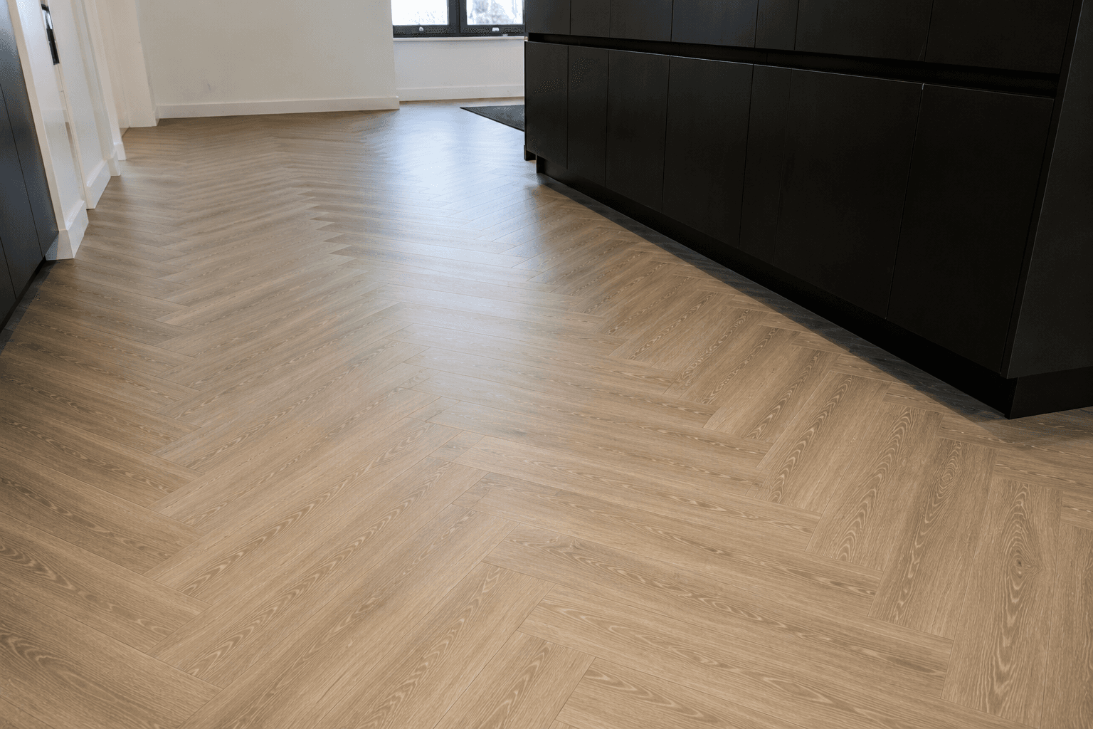 Trap bekleed met warme houttint en strakke stootborden